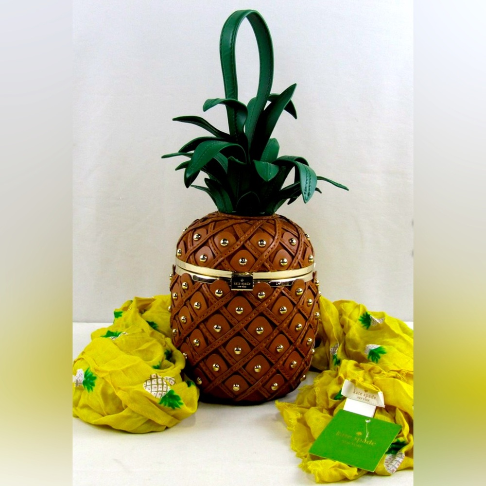 Kate Spade PXRU8938 By The Pool Leather 3D Pineapple Bag Clutch w/matching scarf